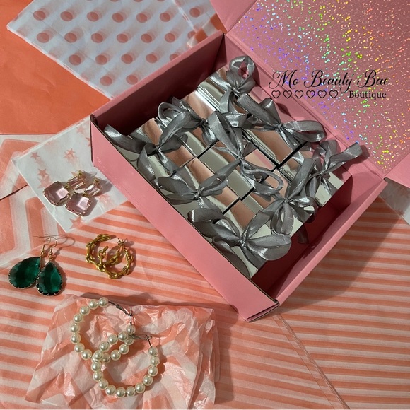 Boutique Surprise Gift Box - Picture 8 of 11